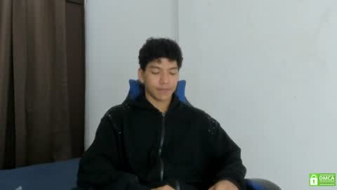 Snapshot of maximiliano_kh4lil chatting on 06/12/26, 12:59 Maximiliano online show from 06/12/26, 12:59