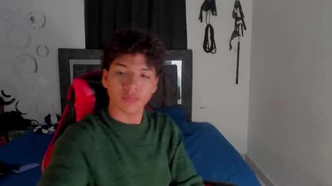 Snapshot of maximiliano_khalil chatting on 01/06/26, 07:17 Maximiliano online show from 01/06/26, 07:17