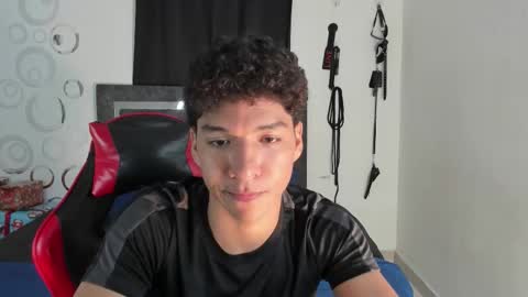 Snapshot of maximiliano_khalil chatting on 01/16/26, 08:46 Maximiliano online show from 01/16/26, 08:46