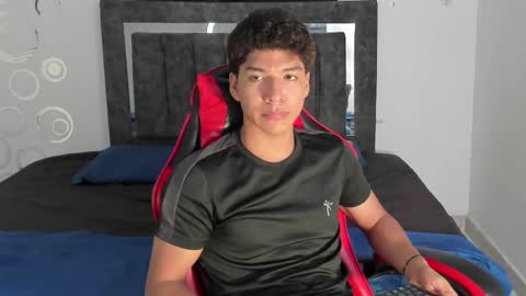Snapshot of maximiliano_khalil chatting on 01/18/26, 07:28 Maximiliano online show from 01/18/26, 07:28