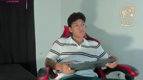 Snapshot of maximiliano_khalil chatting on 03/12/26, 07:31 Maximiliano online show from 03/12/26, 07:31