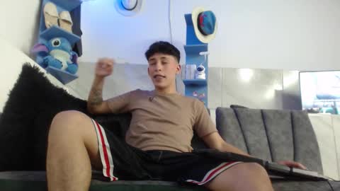 maximilianobull online show from 12/15/25, 04:33