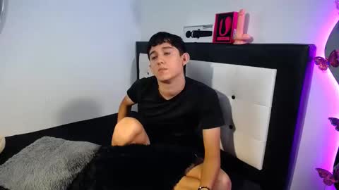 -- maximo and isa -- online show from 10/05/25, 01:48