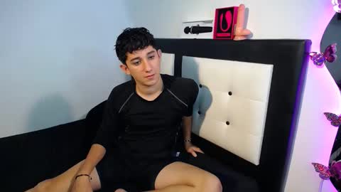 -- maximo and isa -- online show from 10/06/25, 03:04