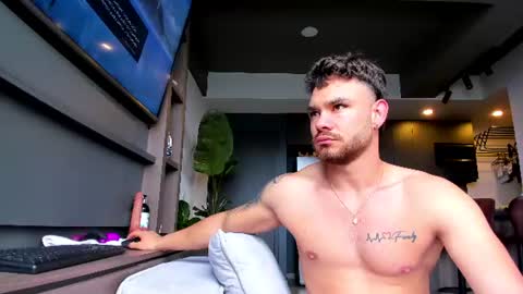 maximo_and_marcelo online show from 07/28/26, 12:01