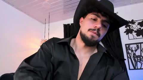 Snapshot of maximo_rodriguez chatting on 11/19/25, 05:07 Maximo online show from 11/19/25, 05:07