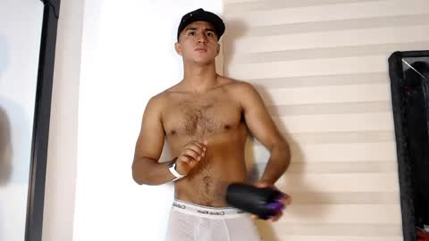Maximo Sebastian online show from 05/18/26, 01:56