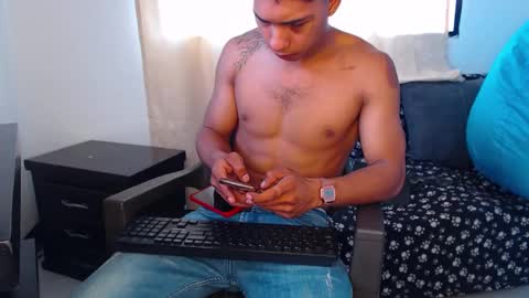 Maximo Aron Vega online show from 12/03/24, 06:49