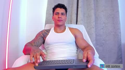 Snapshot of maximoscott_ chatting on 02/03/25, 02:13 Maximoscott online show from 02/03/25, 02:13