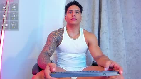 Snapshot of maximoscott_ chatting on 02/05/25, 12:27 Maximoscott online show from 02/05/25, 12:27