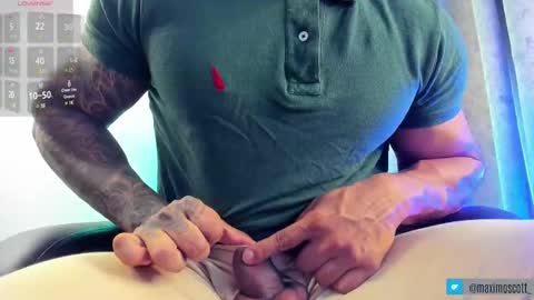 Snapshot of maximoscott_ chatting on 02/20/25, 08:47 Maximoscott online show from 02/20/25, 08:47