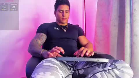 Snapshot of maximoscott_ chatting on 02/26/25, 06:00 Maximoscott online show from 02/26/25, 06:00