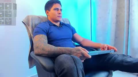 Snapshot of maximoscott_ chatting on 03/08/25, 11:18 Maximoscott online show from 03/08/25, 11:18