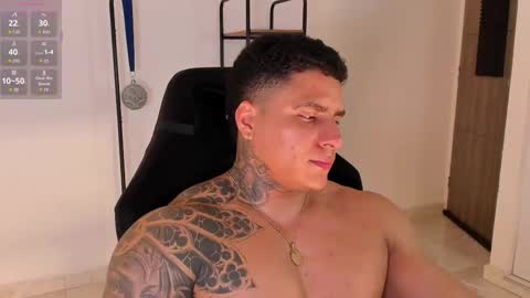 Snapshot of maximoscott_ chatting on 09/14/25, 02:11 Maximoscott online show from 09/14/25, 02:11