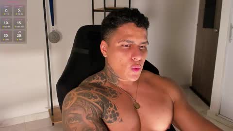 Snapshot of maximoscott_ chatting on 09/15/25, 11:38 Maximoscott online show from 09/15/25, 11:38