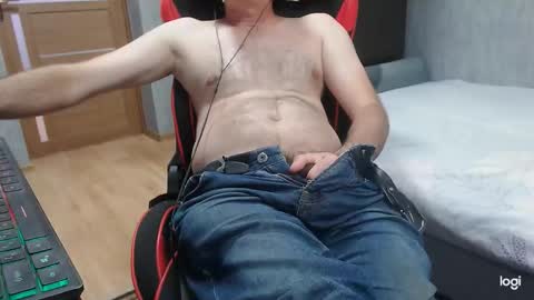 Snapshot of maximus3334 chatting on 09/23/25, 11:13 maximus3334 online show from 09/23/25, 11:13