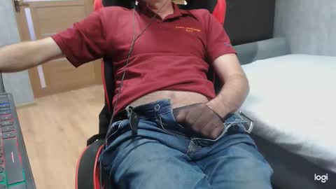 Snapshot of maximus3334 chatting on 09/25/25, 11:14 maximus3334 online show from 09/25/25, 11:14