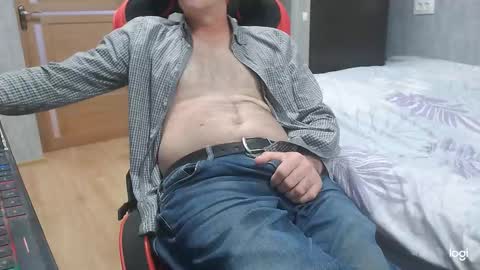 Snapshot of maximus3334 chatting on 10/03/25, 10:56 maximus3334 online show from 10/03/25, 10:56