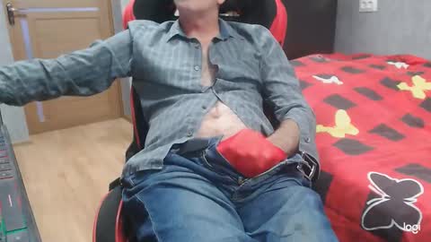 Snapshot of maximus3334 chatting on 10/21/25, 12:39 maximus3334 online show from 10/21/25, 12:39