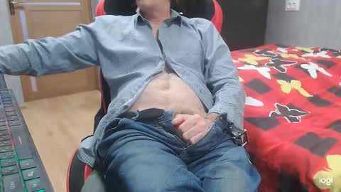 Snapshot of maximus3334 chatting on 10/30/25, 11:55 maximus3334 online show from 10/30/25, 11:55