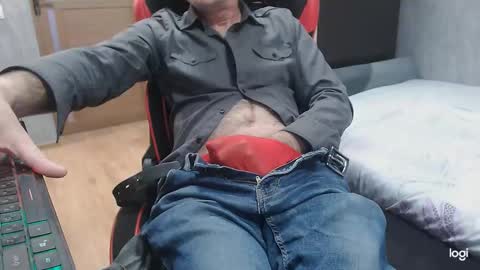 maximus3334 online show from 11/26/25, 11:22