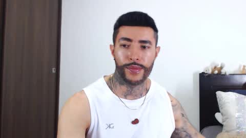 Independent Model online show from 12/10/24, 04:13