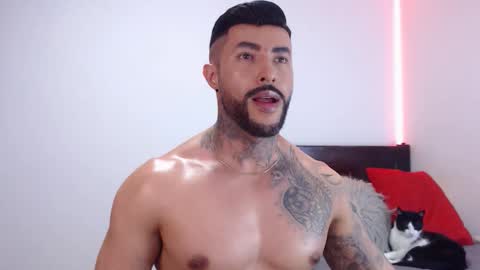 Independent Model online show from 11/07/25, 01:38