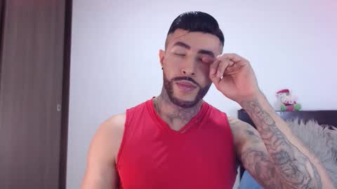 Independent Model online show from 11/30/25, 03:32