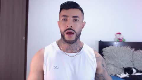 Independent Model online show from 12/03/25, 04:42