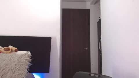 Independent Model online show from 06/07/26, 03:10
