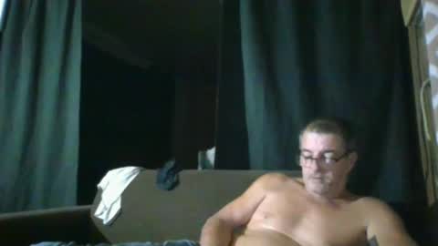 Snapshot of maximus_oreally chatting on 03/05/25, 10:22 Max online show from 03/05/25, 10:22