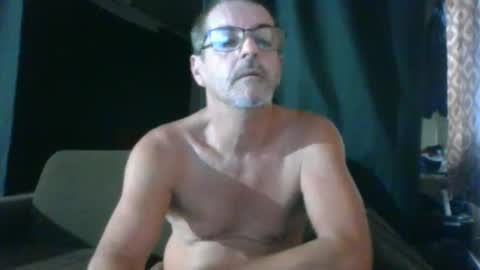 Snapshot of maximus_oreally chatting on 03/12/25, 11:44 Max online show from 03/12/25, 11:44