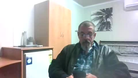 Max online show from 05/25/26, 10:43