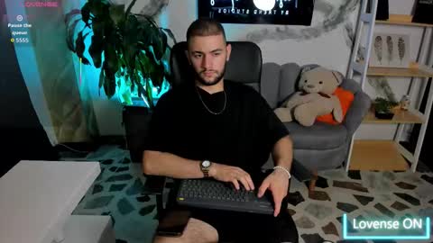 Snapshot of maximusclark1_ chatting on 01/12/26, 03:34 Maximus online show from 01/12/26, 03:34