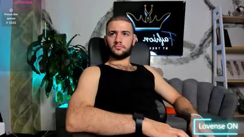 Snapshot of maximusclark1_ chatting on 01/13/26, 03:45 Maximus online show from 01/13/26, 03:45