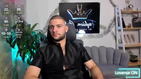 Snapshot of maximusclark1_ chatting on 01/17/26, 05:45 Maximus online show from 01/17/26, 05:45