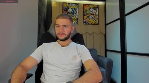 Snapshot of maximusclark1_ chatting on 02/17/26, 12:34 Maximus online show from 02/17/26, 12:34