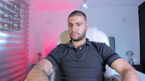 Snapshot of maximusclark1_ chatting on 02/25/26, 12:15 Maximus online show from 02/25/26, 12:15