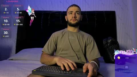 Snapshot of maximusclark1_ chatting on 04/02/26, 12:25 Maximus online show from 04/02/26, 12:25