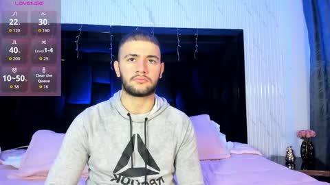 Snapshot of maximusclark1_ chatting on 04/17/26, 12:08 Maximus online show from 04/17/26, 12:08