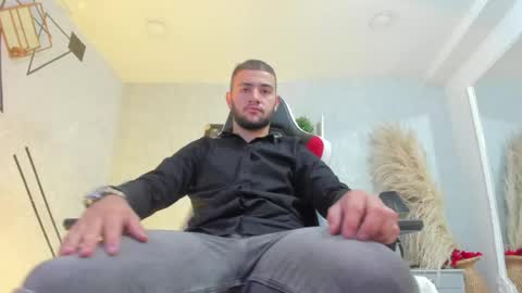 Snapshot of maximusclark1_ chatting on 05/16/26, 11:42 Maximus online show from 05/16/26, 11:42