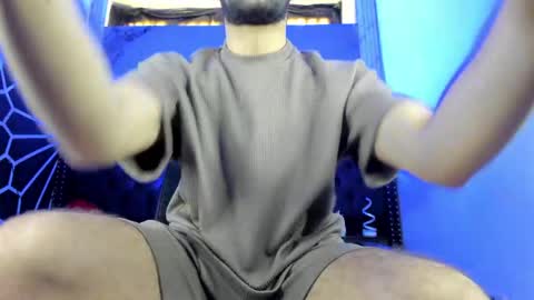 Snapshot of maximusclark1_ chatting on 05/20/26, 12:33 Maximus online show from 05/20/26, 12:33