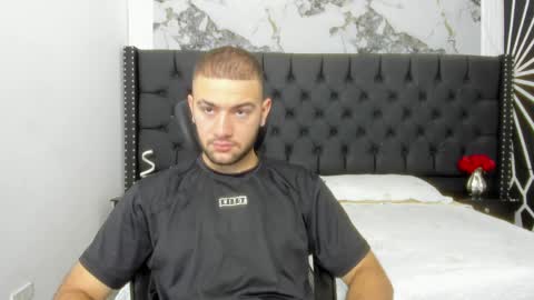 Snapshot of maximusclark1_ chatting on 05/26/26, 11:39 Maximus online show from 05/26/26, 11:39