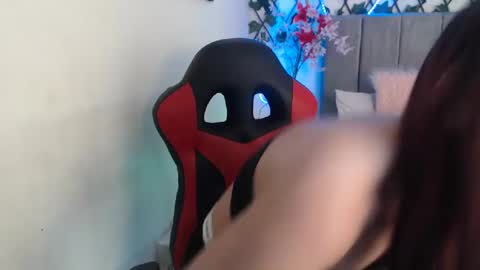 Snapshot of maxinesex_ chatting on 10/06/25, 01:19 maxinesex_ online show from 10/06/25, 01:19