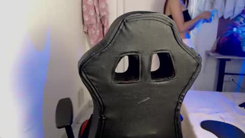 Snapshot of maxinesex_ chatting on 10/29/25, 01:57 maxinesex_ online show from 10/29/25, 01:57