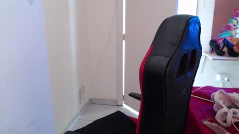 Snapshot of maxinesex_ chatting on 11/18/25, 02:54 maxinesex_ online show from 11/18/25, 02:54