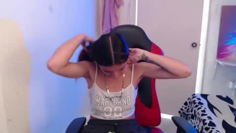 Snapshot of maxinesex_ chatting on 12/15/25, 03:05 maxinesex_ online show from 12/15/25, 03:05