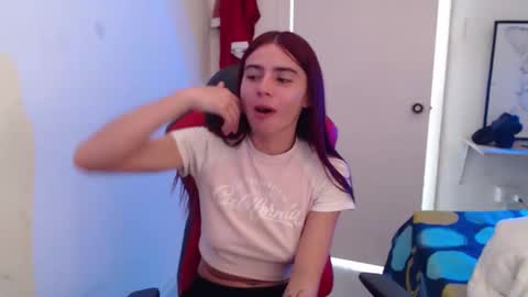 Snapshot of maxinesex_ chatting on 01/06/26, 01:37 maxinesex_ online show from 01/06/26, 01:37