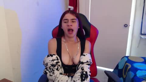 Snapshot of maxinesex_ chatting on 01/08/26, 02:30 maxinesex_ online show from 01/08/26, 02:30