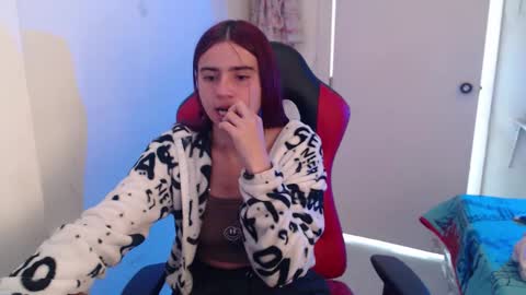 Snapshot of maxinesex_ chatting on 02/14/26, 02:47 maxinesex_ online show from 02/14/26, 02:47